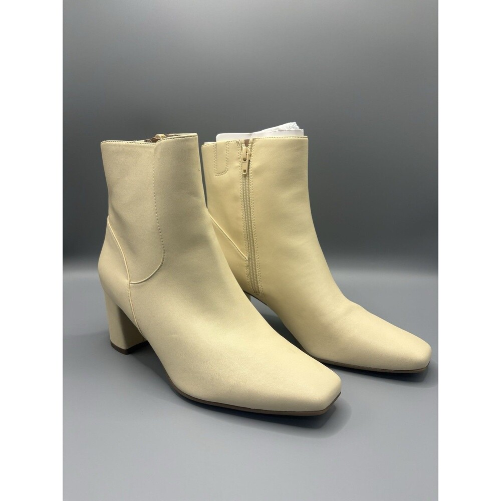 Naturalizer Wrenley Vanilla Smooth Square Toe  Ankle Booties NEW 9.5